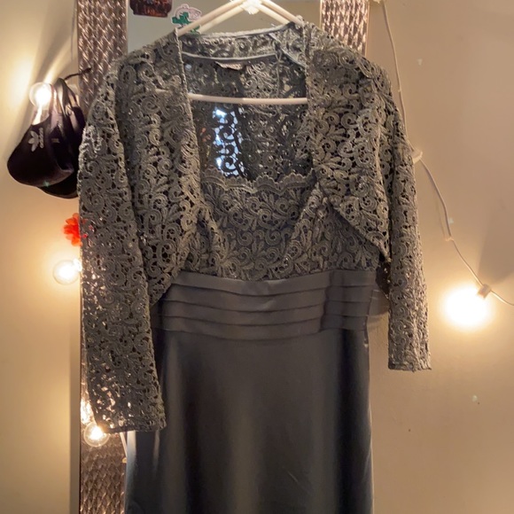 Large Green dress - Picture 6 of 7